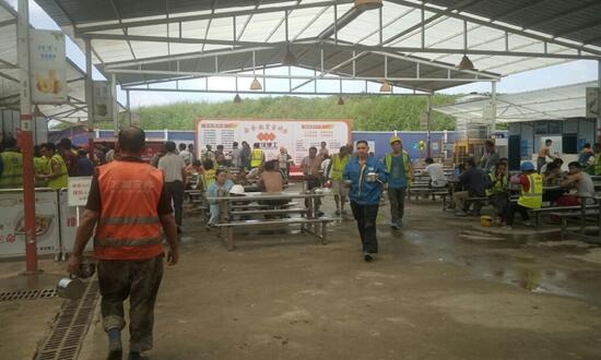 承包1000人左右的工地食堂,每年交50萬,成本利潤如何計算?